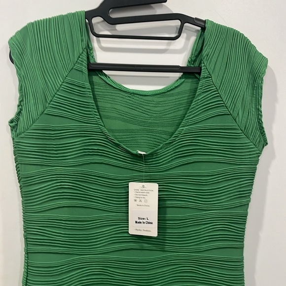 Green dress size large 100 polyester by Taydey never worn with tag - Picture 4 of 6